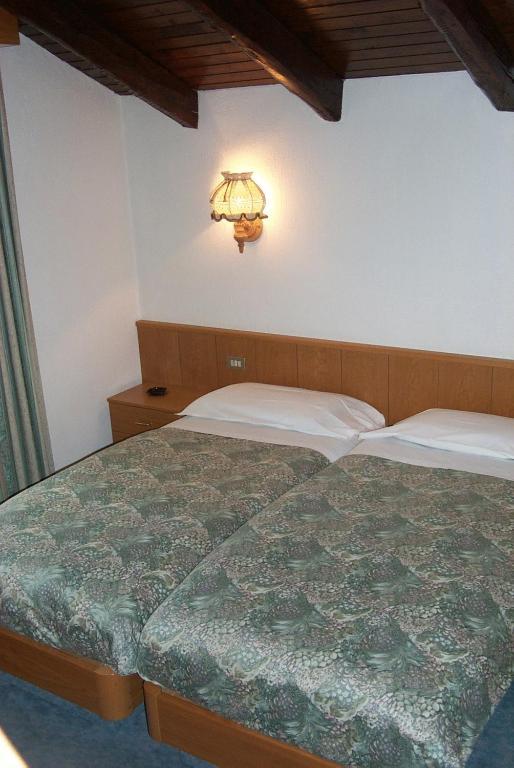 Triple Room,401262396:JPEG